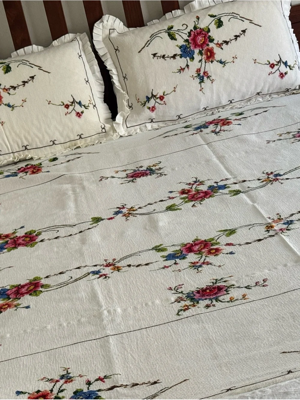 Floral Embroidered White Cotton Bedspread with Pillow Shams